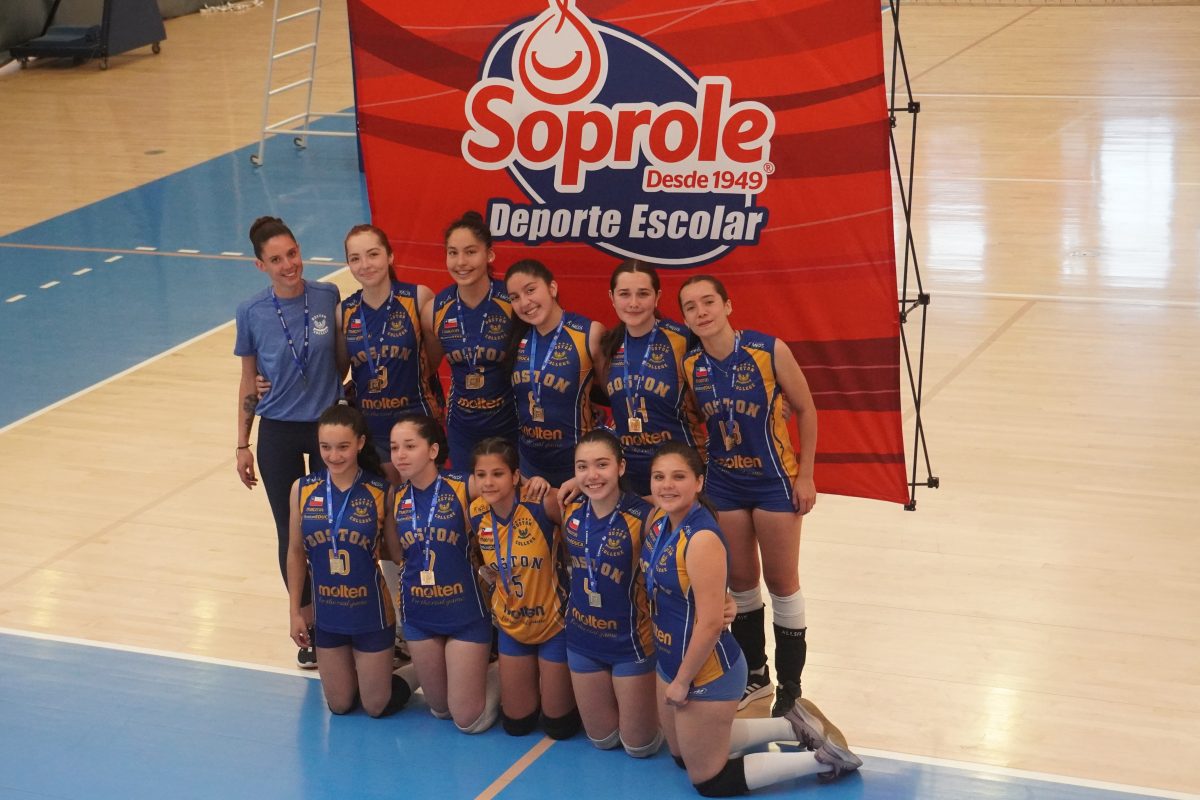 ¡Somos campeonas del Vóleibol Infantil Damas de la Copa Soprole UC!