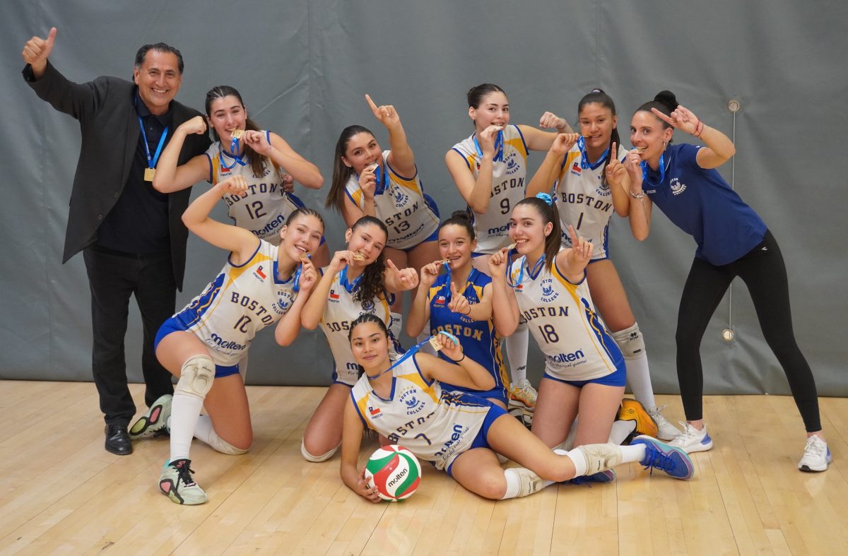 Título y subcampeonato de BCAM en la División de Honor del Vóleibol Damas en Copa Soprole UC