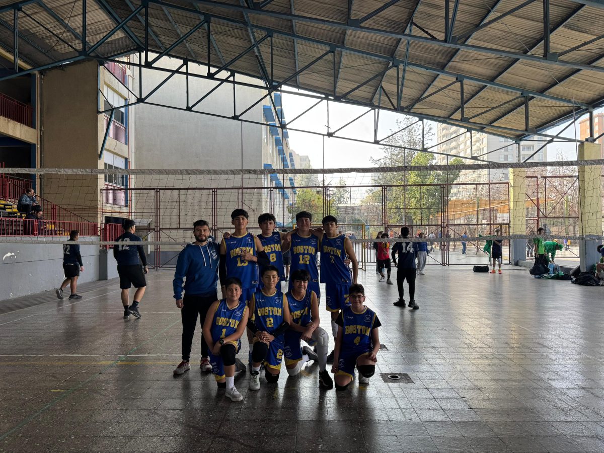 DEBUT EN TORNEO COMUNAL DE VOLEIBOL JUVENIL VARONES