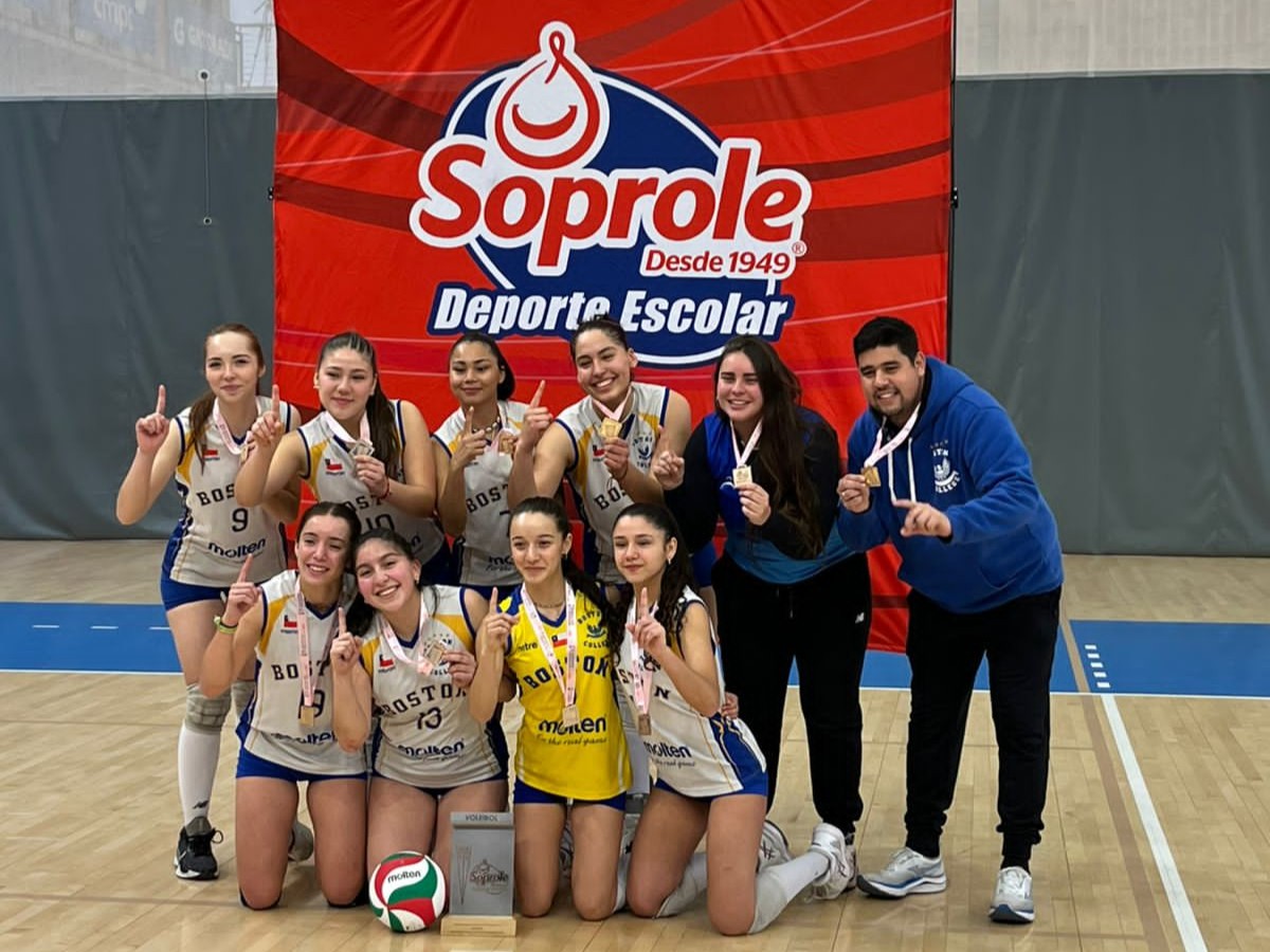 ¡Somos campeonas del Vóleibol Superior Damas en la Copa Soprole UC!