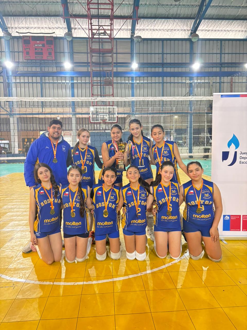 PRIMER LUGAR PROVINCIAL DEL VOLEIBOL SUB-14 DAMAS