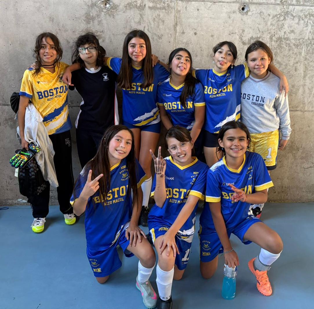 DEBUT Y TRIUNFO DEL FUTSAL SUB14 DAMAS EN LOS JDE