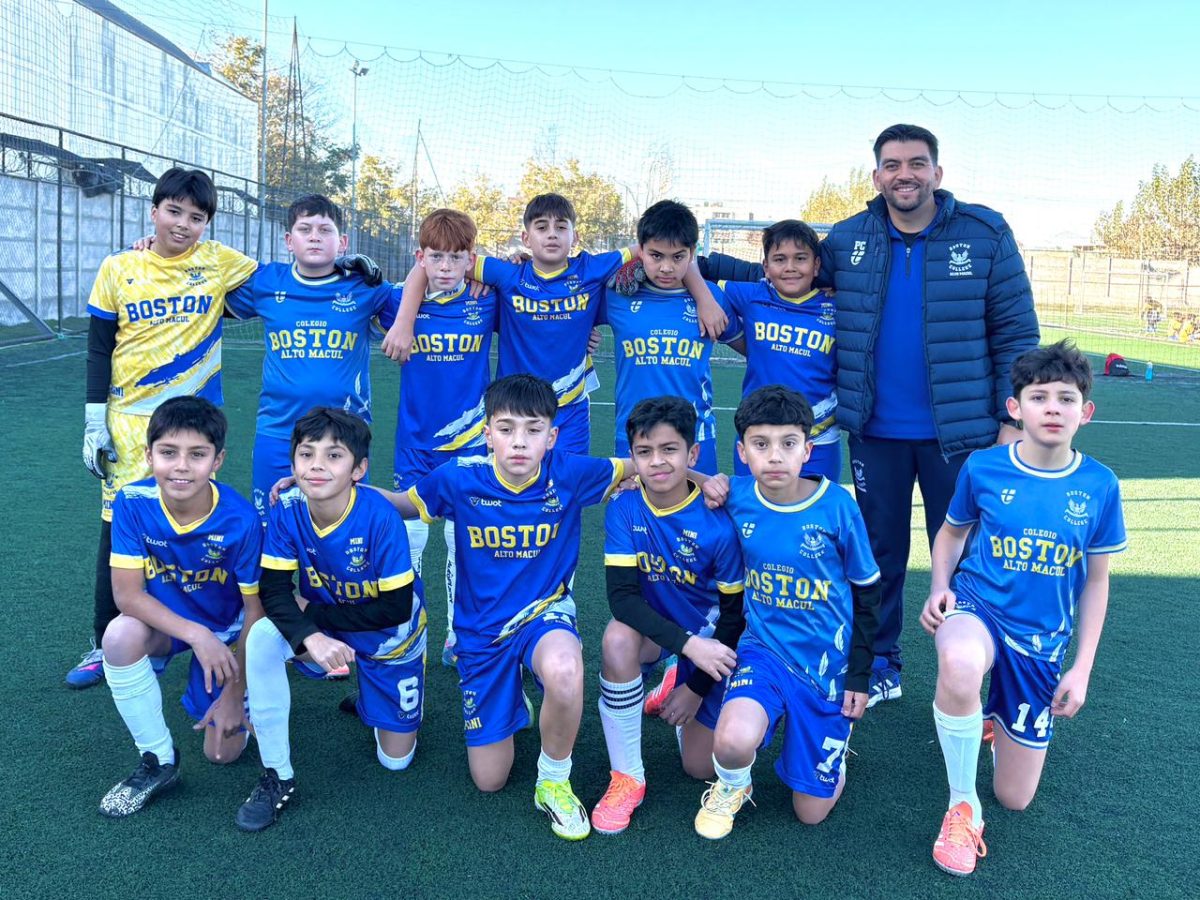 CAMPEONES DEL FÚTBOL MINI VARONES EN OLIMPIADAS BOSTONEDUCA