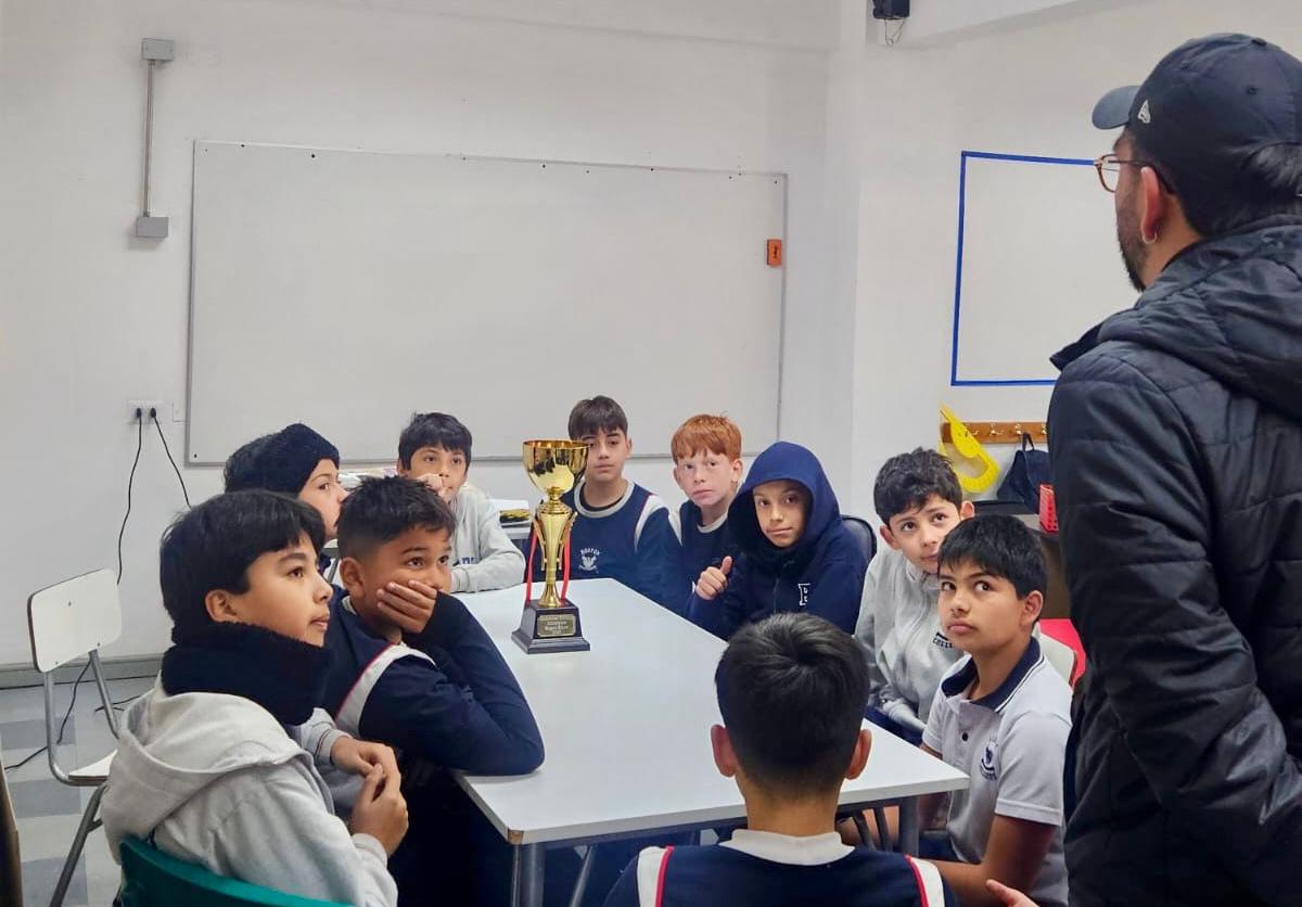 CREATIVO RECONOCIMIENTO PARA LOS CAMPEONES DEL FÚTBOL MINI